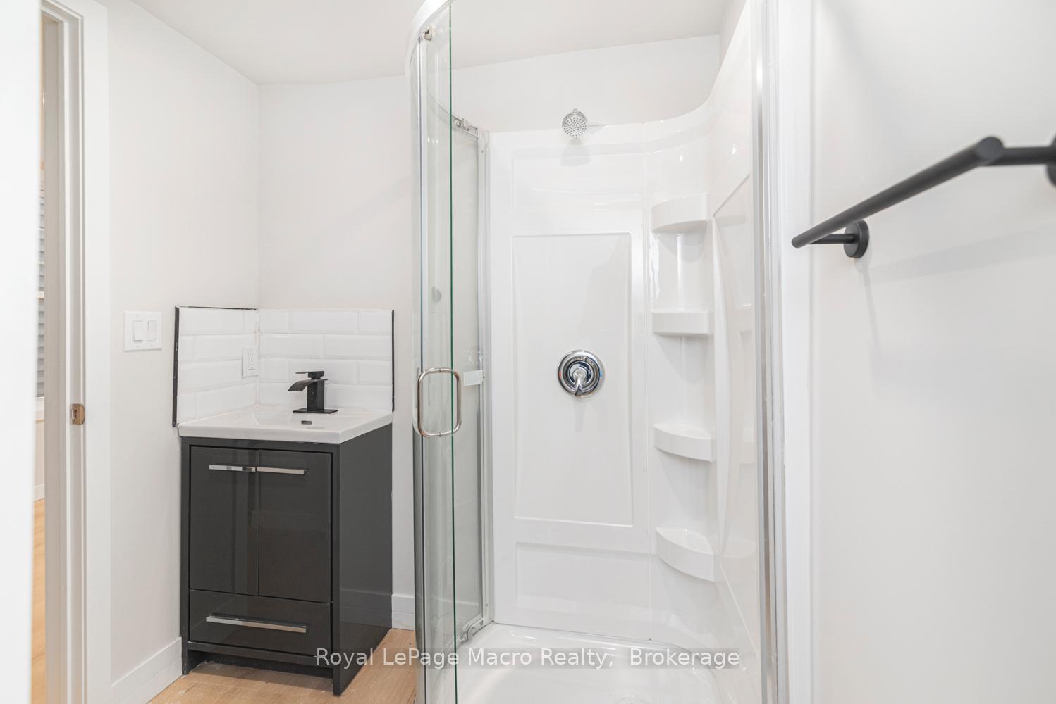 Photo 22 of 583 John Street N, Hamilton, North End — HOMEH