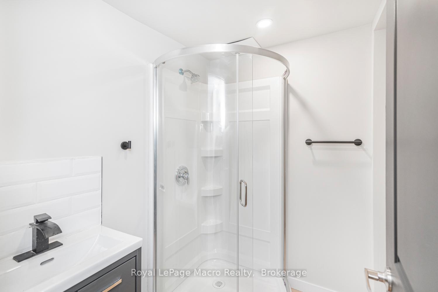 Photo 15 of 583 John Street N, Hamilton, North End — HOMEH