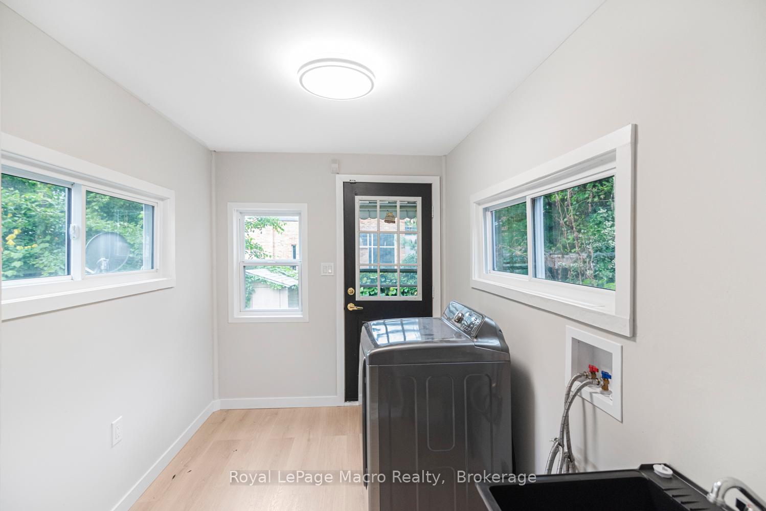 Photo 19 of 583 John Street N, Hamilton, North End — HOMEH