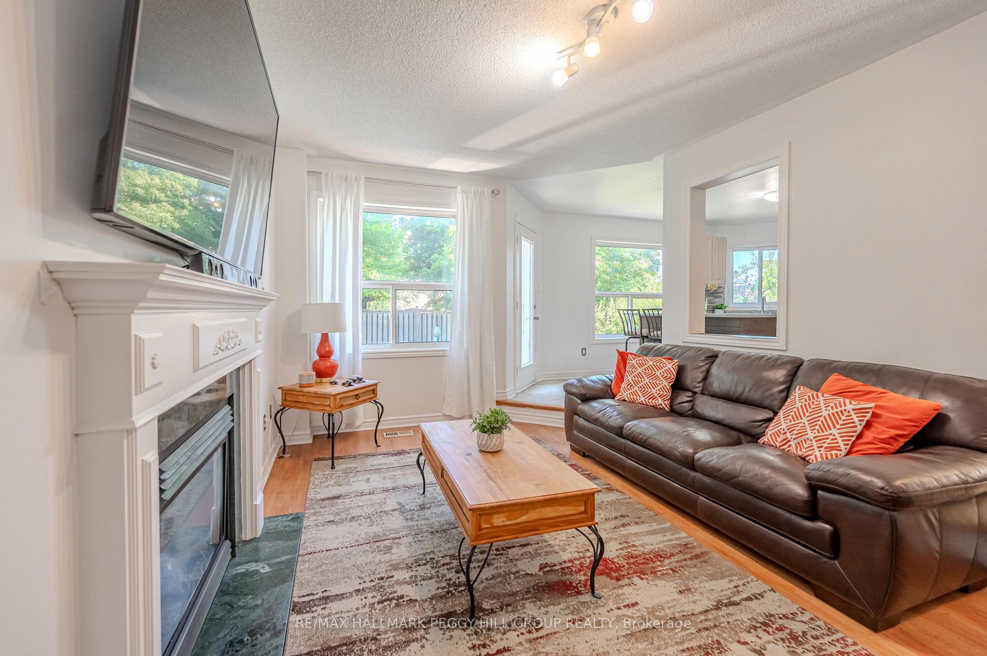 Photo 6 of 126 Madelaine Drive, Barrie, Painswick South — HOMEH