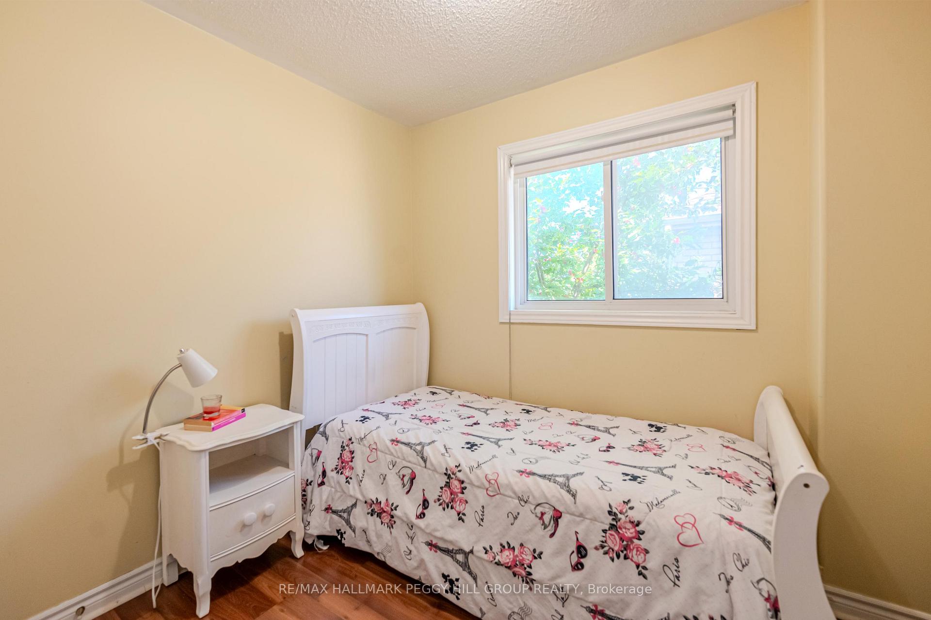Photo 17 of 126 Madelaine Drive, Barrie, Painswick South — HOMEH
