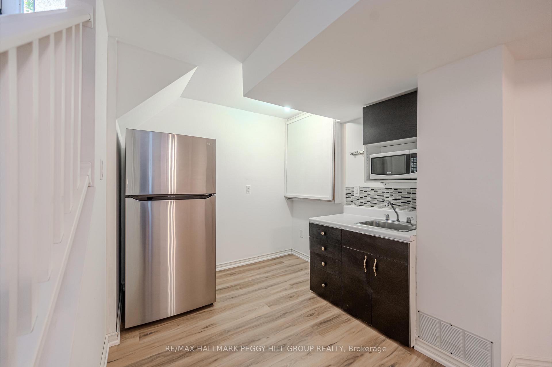 Photo 16 of 126 Madelaine Drive, Barrie, Painswick South — HOMEH