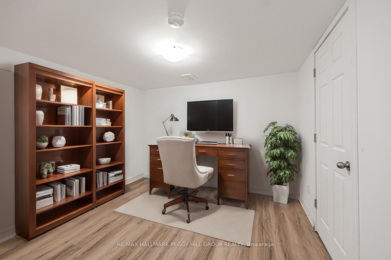 Photo 19 of 126 Madelaine Drive, Barrie, Painswick South — HOMEH