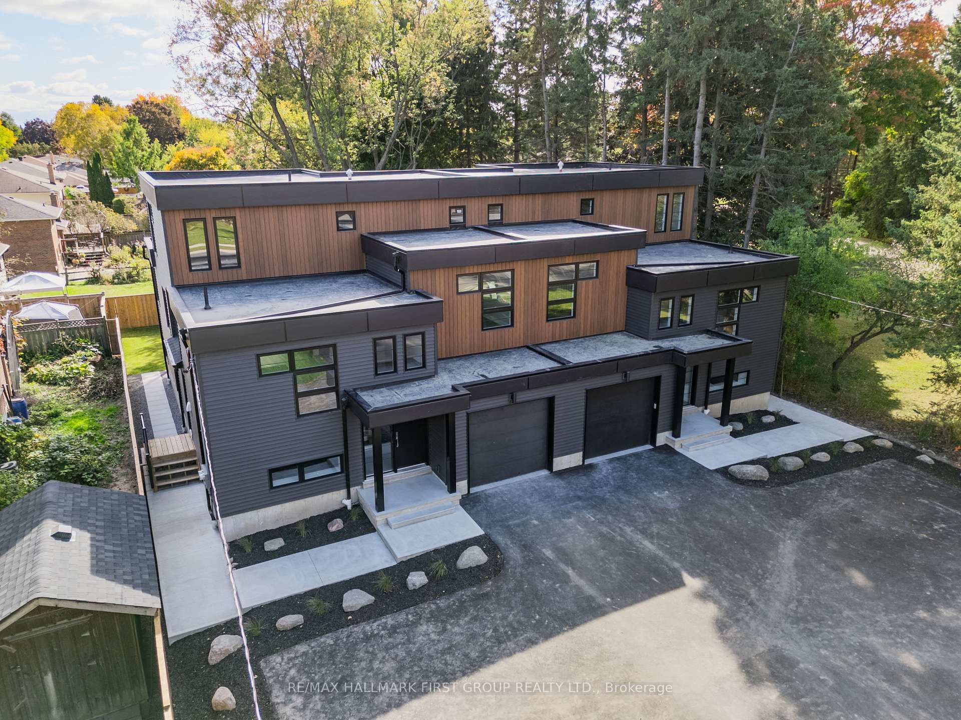 Photo 4 of 919 Dundas Street W, Whitby, Lynde Creek — HOMEH