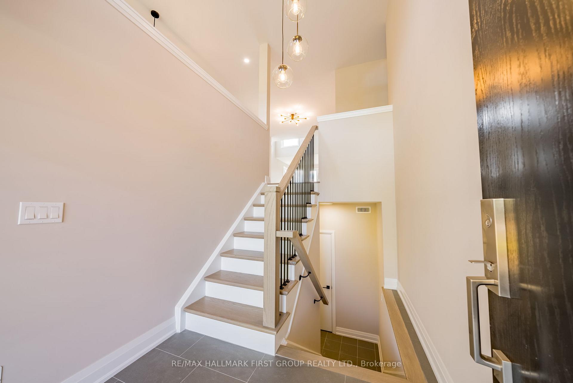 Photo 5 of 919 Dundas Street W, Whitby, Lynde Creek — HOMEH