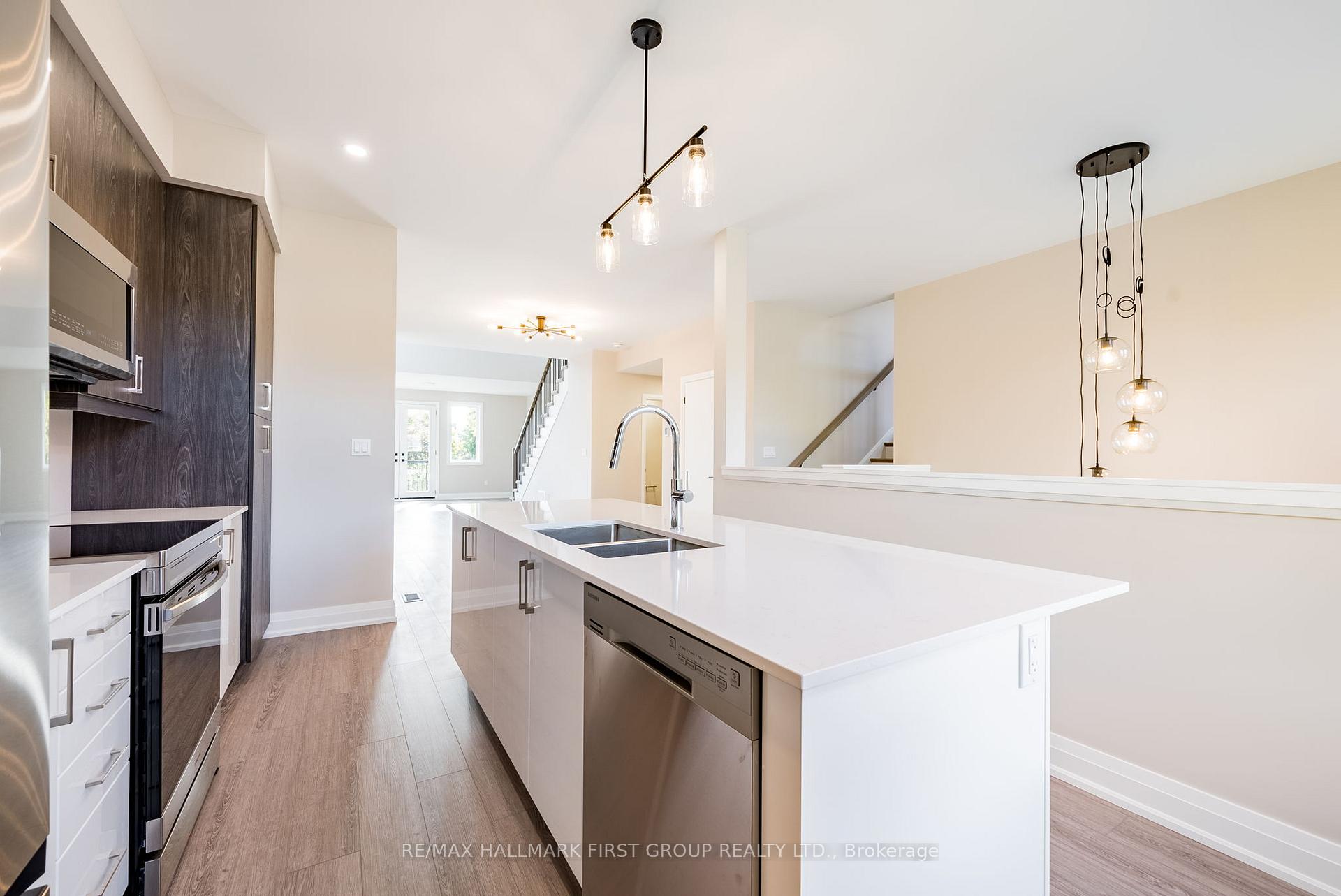 Photo 8 of 919 Dundas Street W, Whitby, Lynde Creek — HOMEH