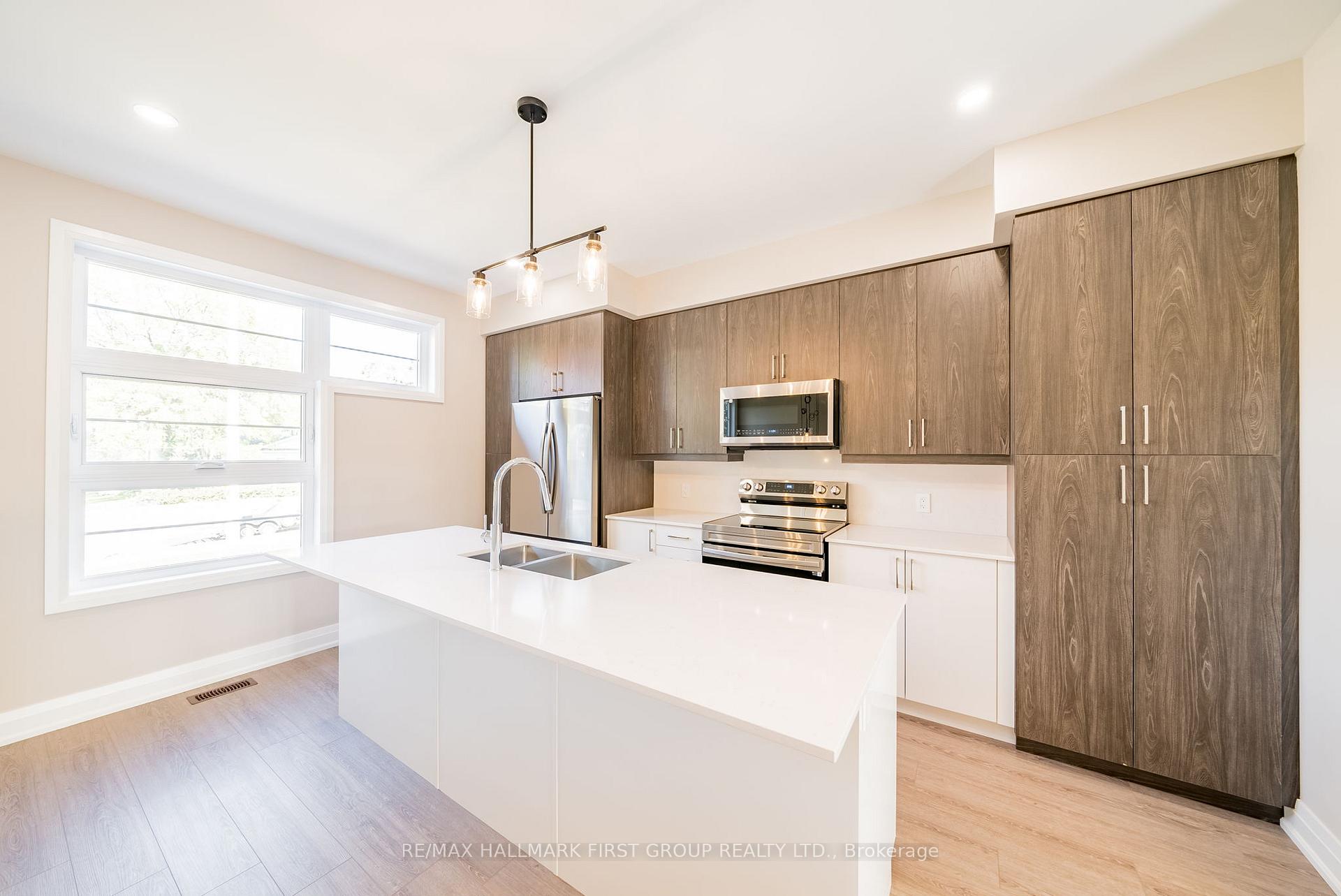 Photo 9 of 919 Dundas Street W, Whitby, Lynde Creek — HOMEH