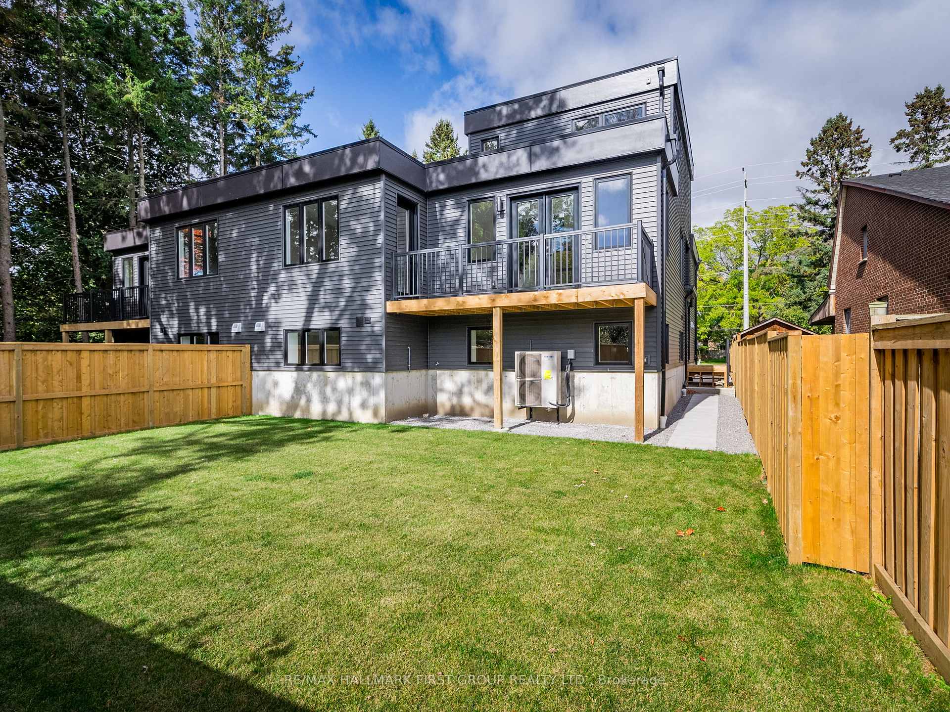 Photo 33 of 919 Dundas Street W, Whitby, Lynde Creek — HOMEH
