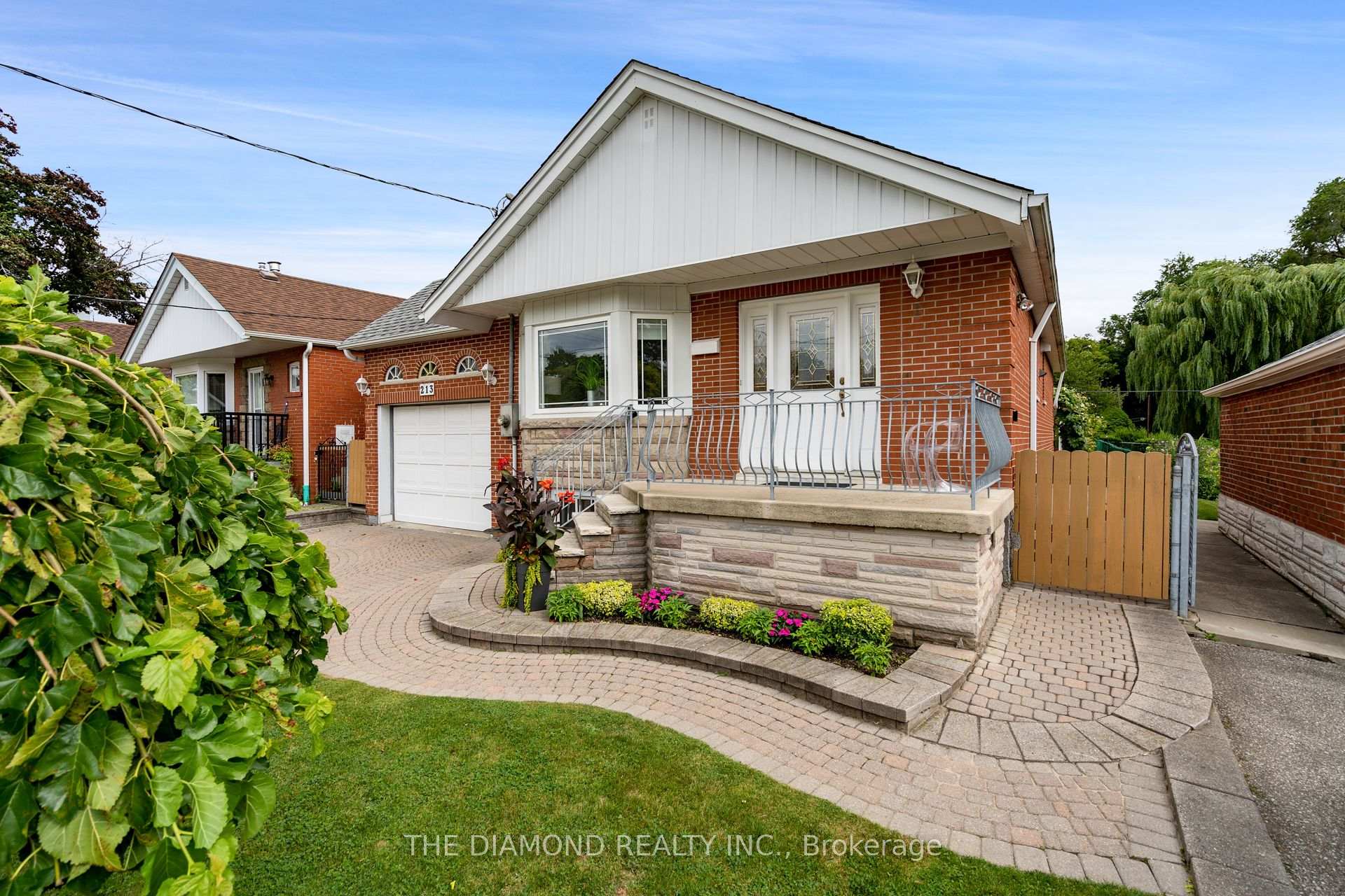 Photo 2 of 213 Glenwood Crescent, Toronto, O'Connor-Parkview — HOMEH
