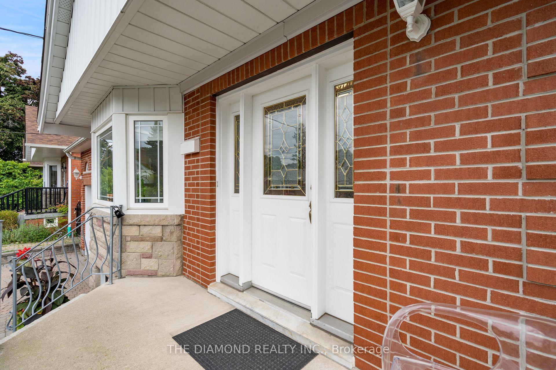 Photo 4 of 213 Glenwood Crescent, Toronto, O'Connor-Parkview — HOMEH