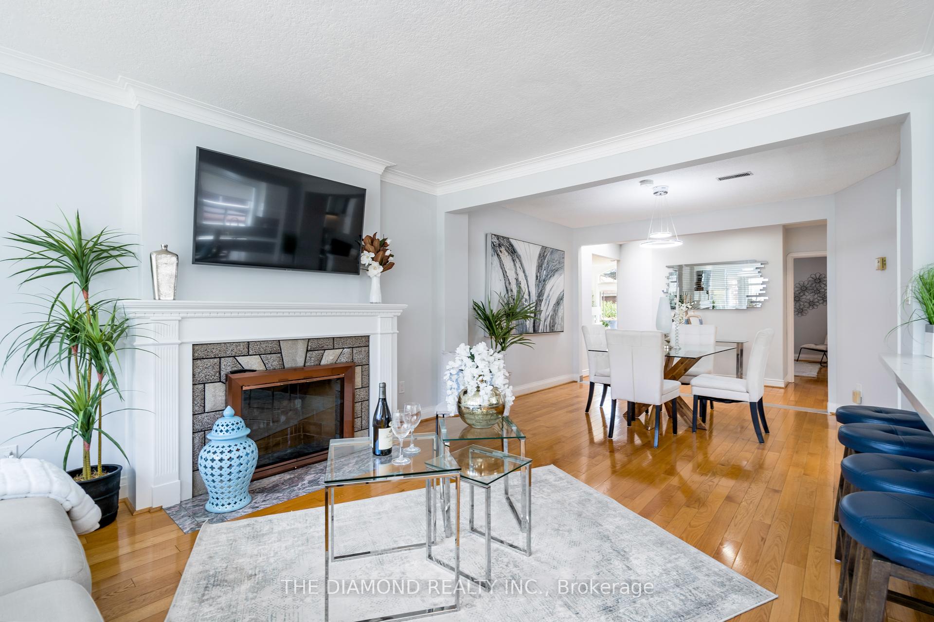 Photo 6 of 213 Glenwood Crescent, Toronto, O'Connor-Parkview — HOMEH