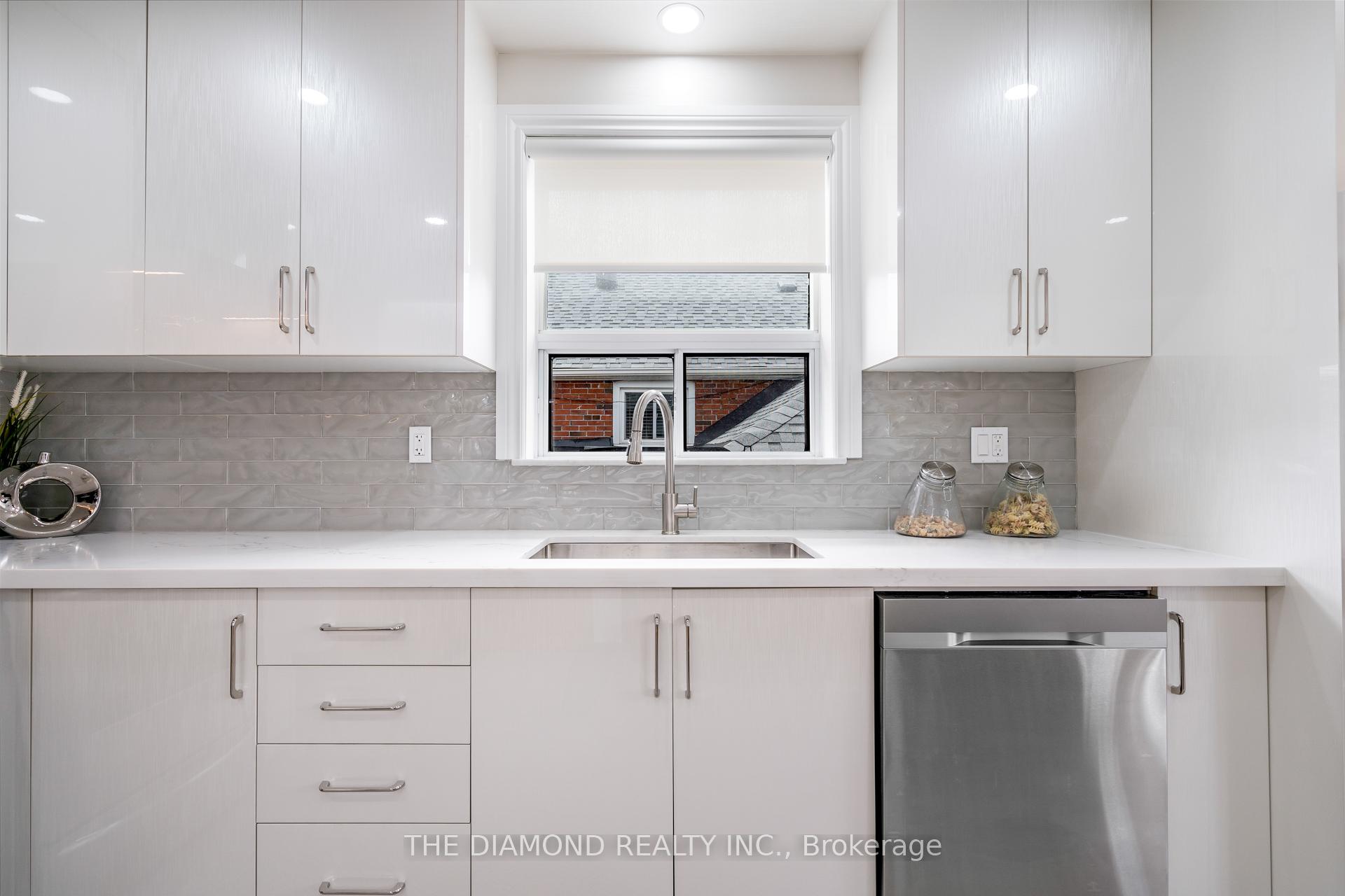 Photo 13 of 213 Glenwood Crescent, Toronto, O'Connor-Parkview — HOMEH