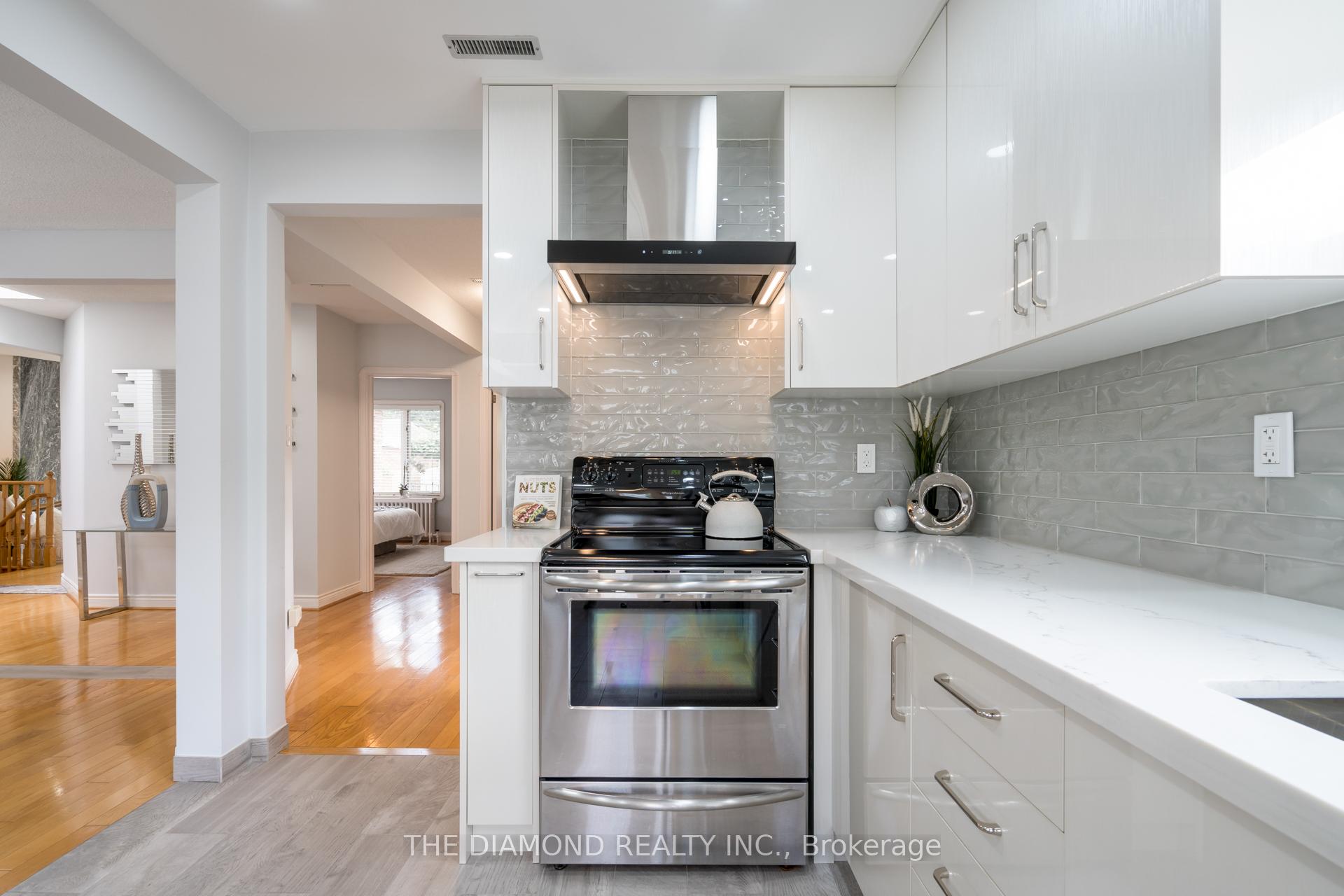 Photo 15 of 213 Glenwood Crescent, Toronto, O'Connor-Parkview — HOMEH