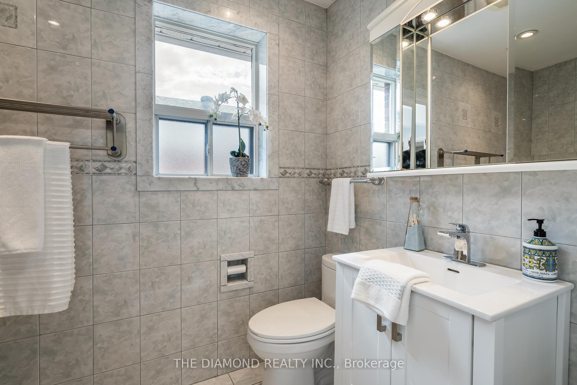 Photo 25 of 213 Glenwood Crescent, Toronto, O'Connor-Parkview — HOMEH