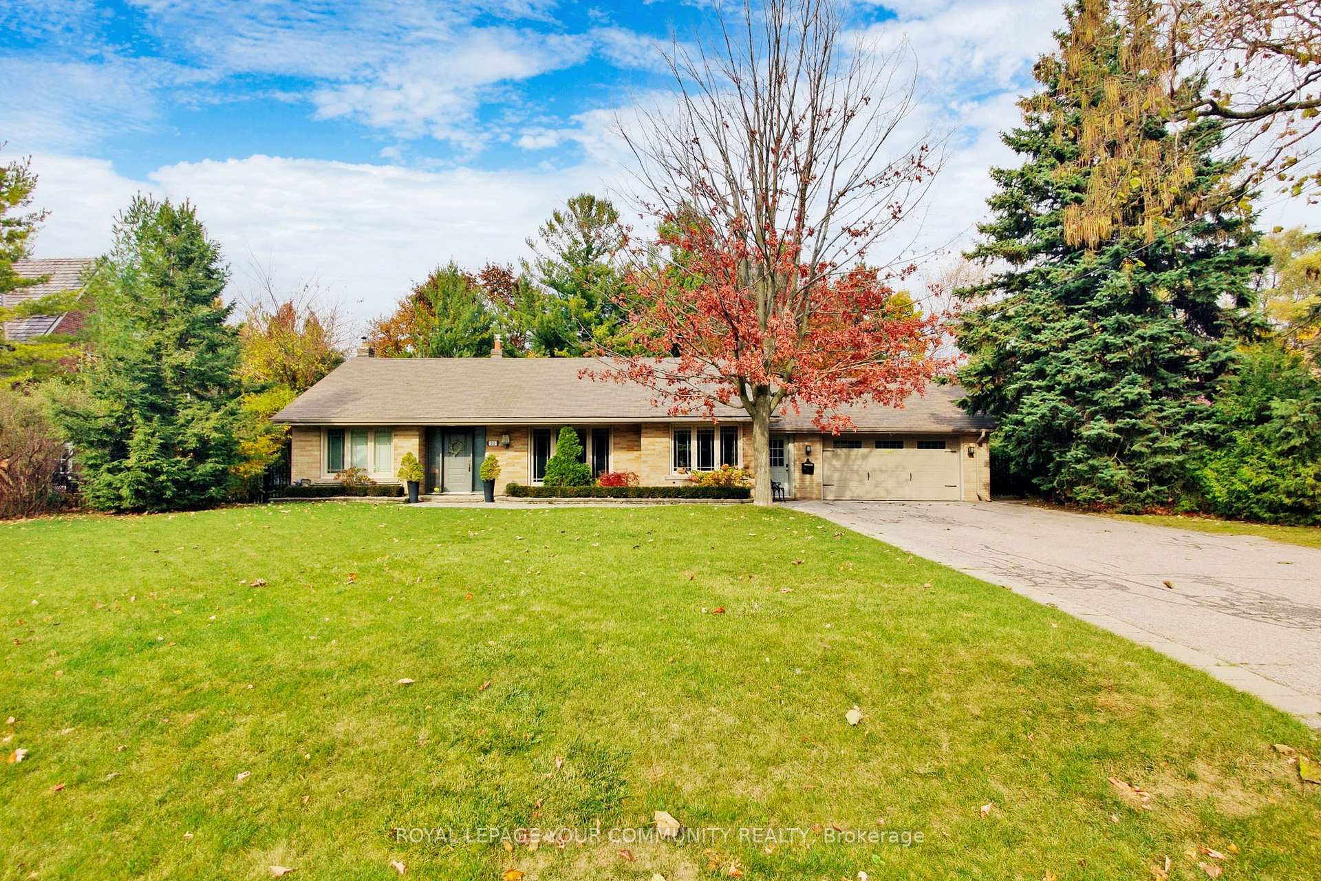 Photo 1 of 22 Helen Avenue, Vaughan, Uplands — HOMEH