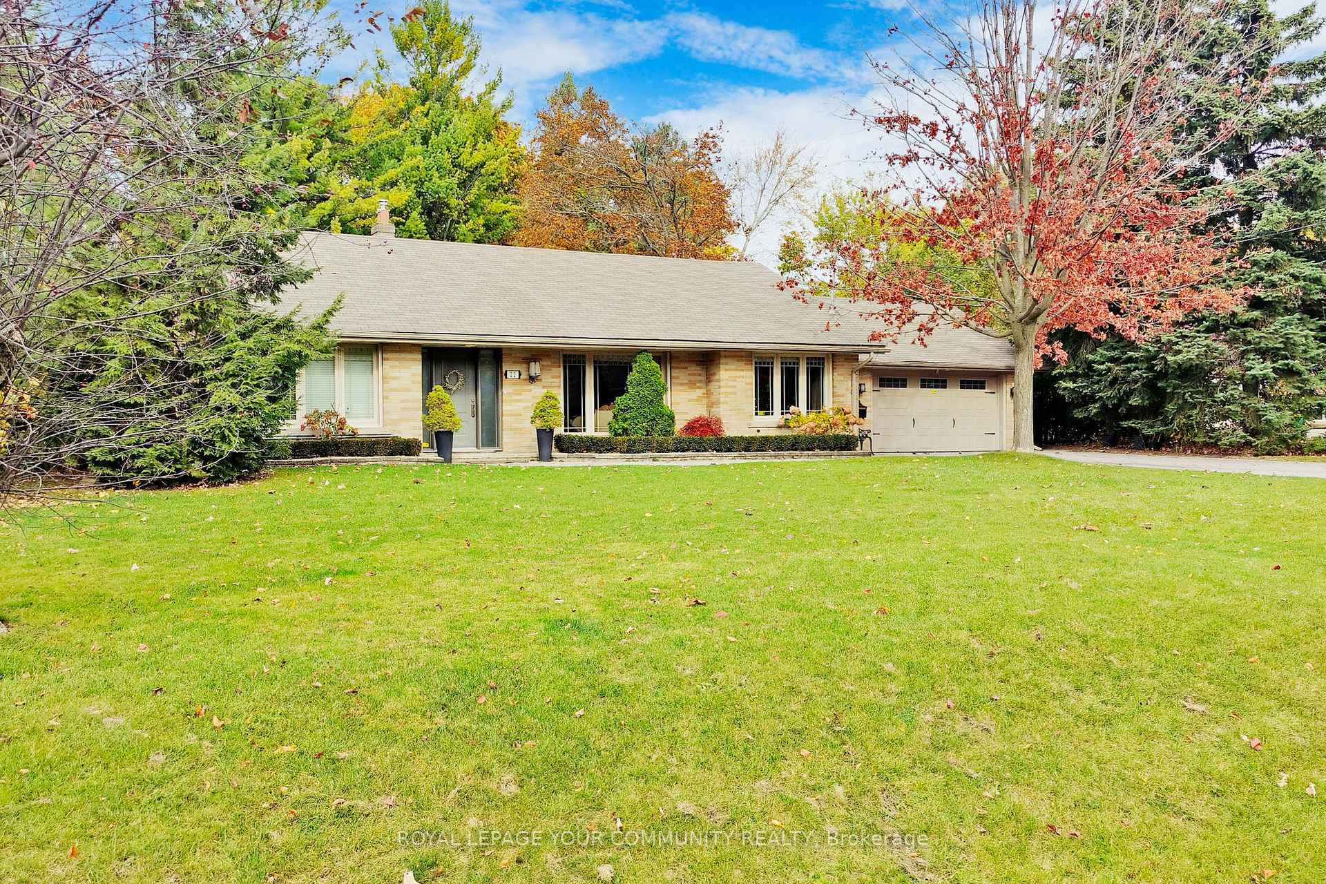 Photo 3 of 22 Helen Avenue, Vaughan, Uplands — HOMEH