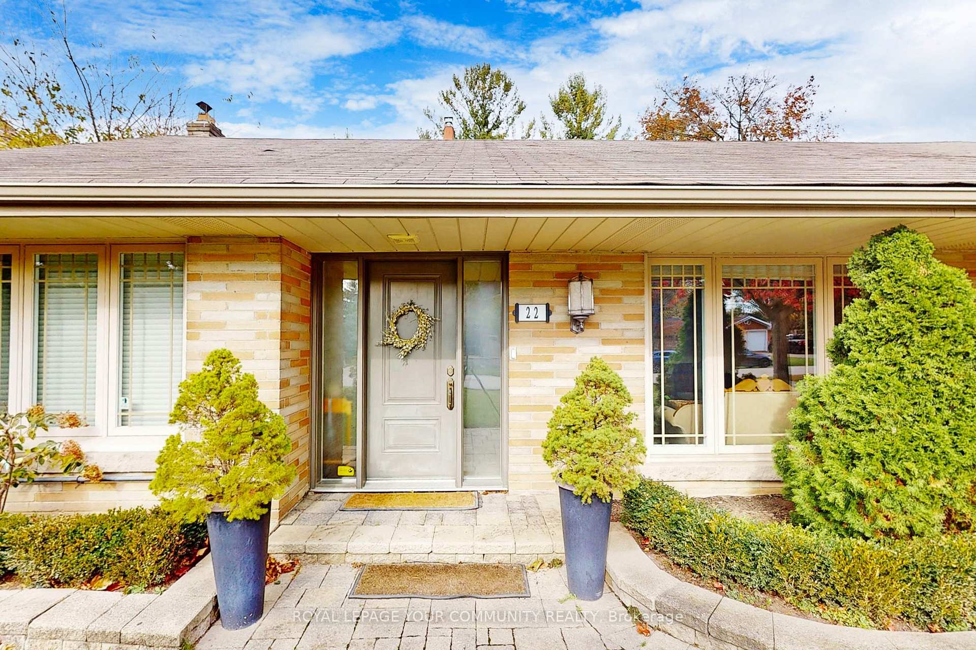 Photo 7 of 22 Helen Avenue, Vaughan, Uplands — HOMEH