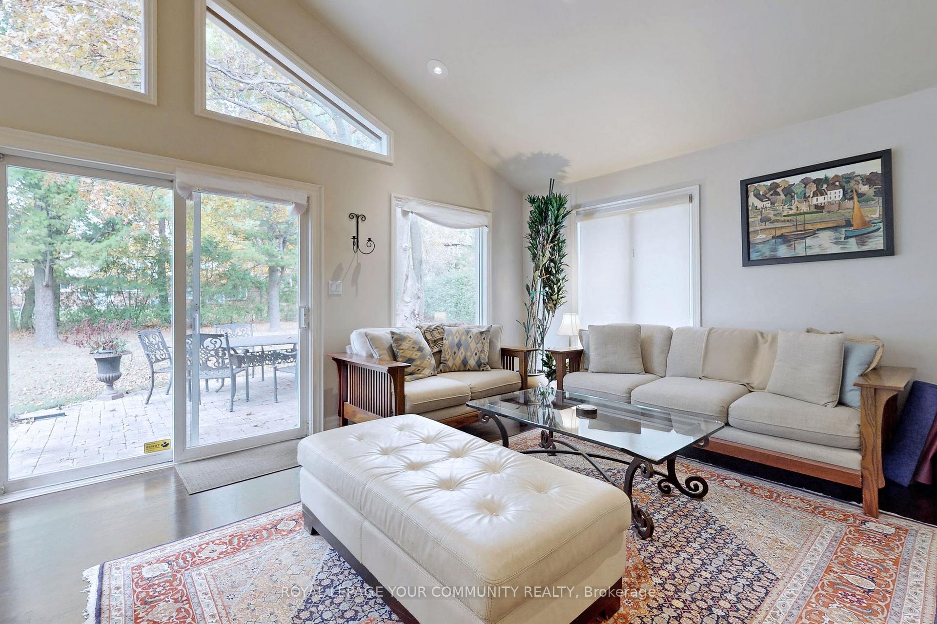 Photo 10 of 22 Helen Avenue, Vaughan, Uplands — HOMEH