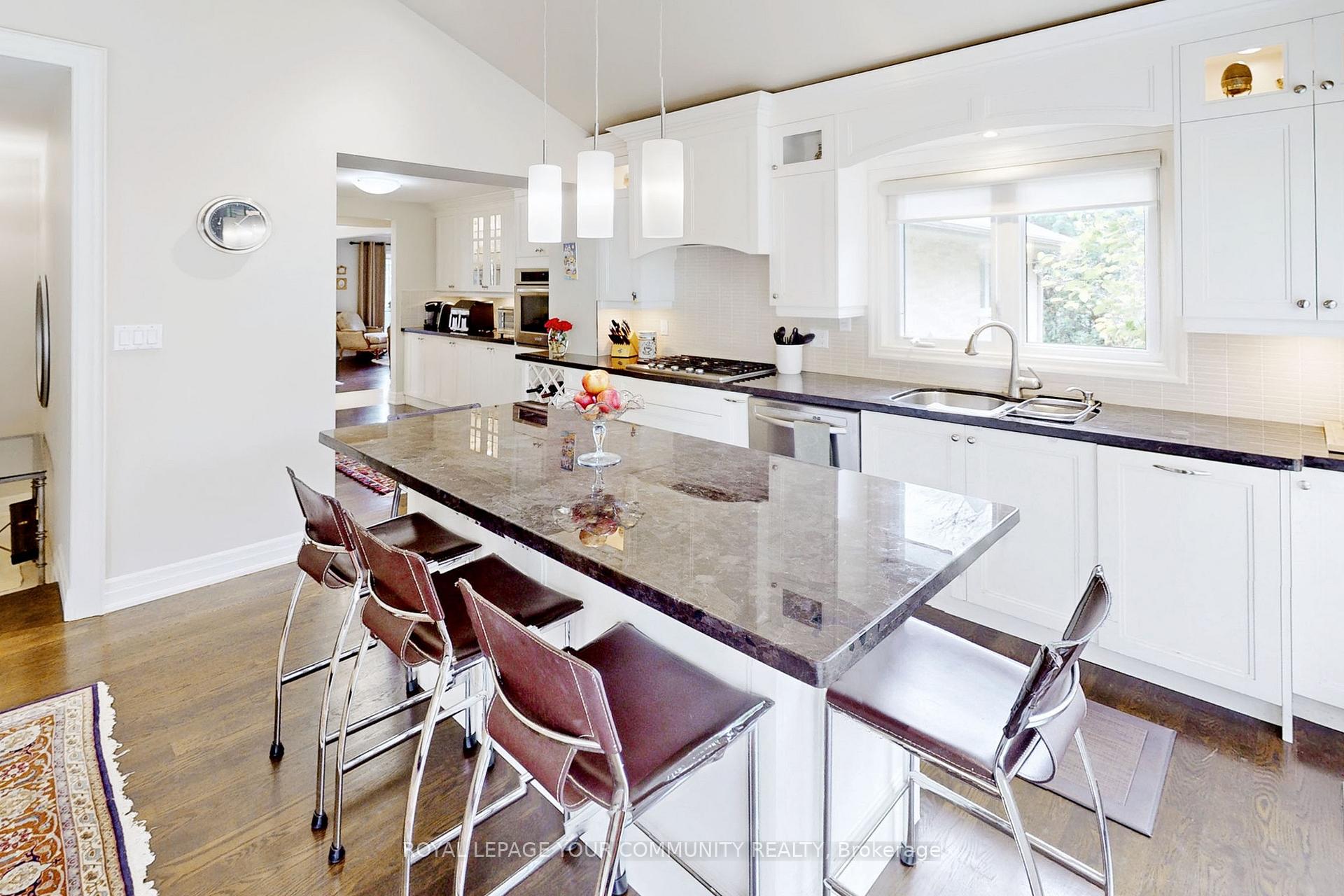 Photo 16 of 22 Helen Avenue, Vaughan, Uplands — HOMEH