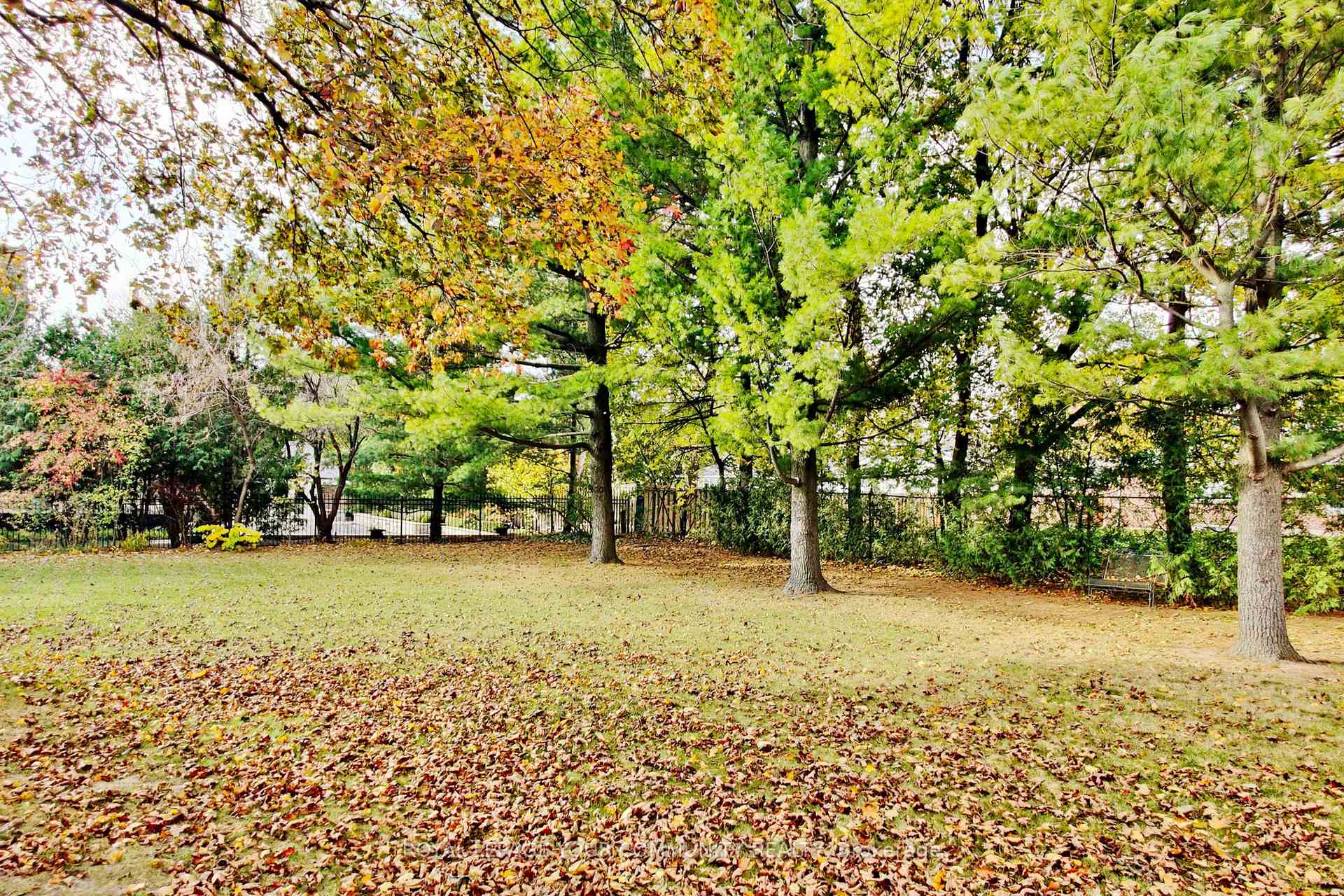 Photo 41 of 22 Helen Avenue, Vaughan, Uplands — HOMEH