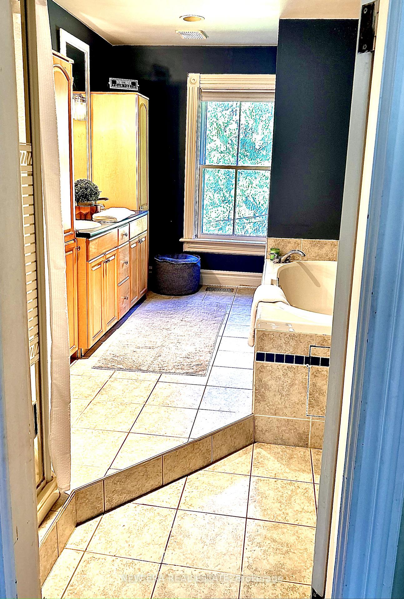 Photo 19 of 16700 10th Concession Road, King, Schomberg — HOMEH