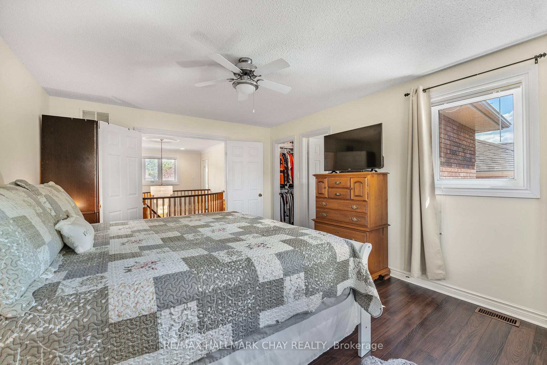 Photo 20 of 22 Thackeray Crescent, Barrie, Letitia Heights — HOMEH