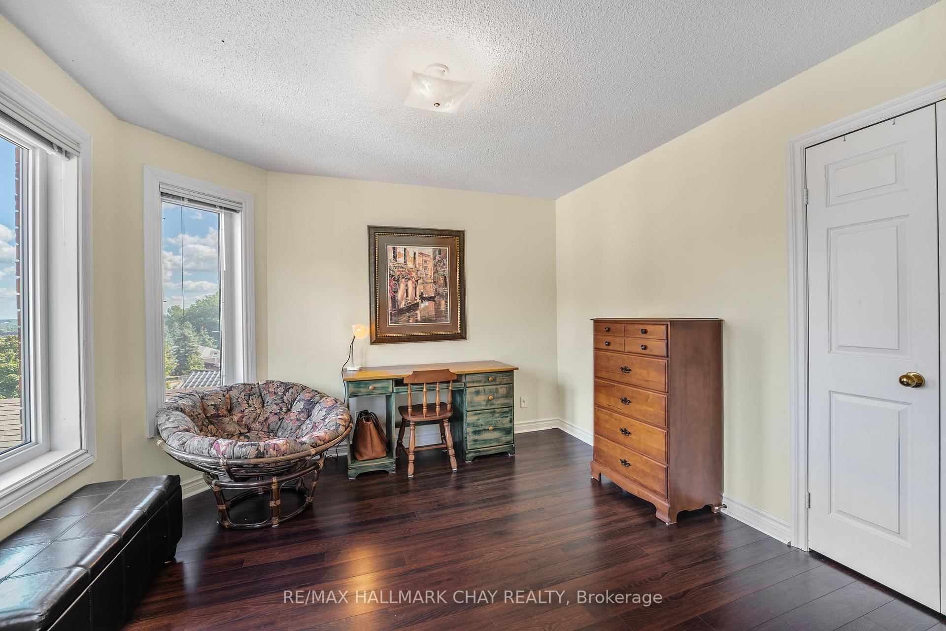 Photo 25 of 22 Thackeray Crescent, Barrie, Letitia Heights — HOMEH