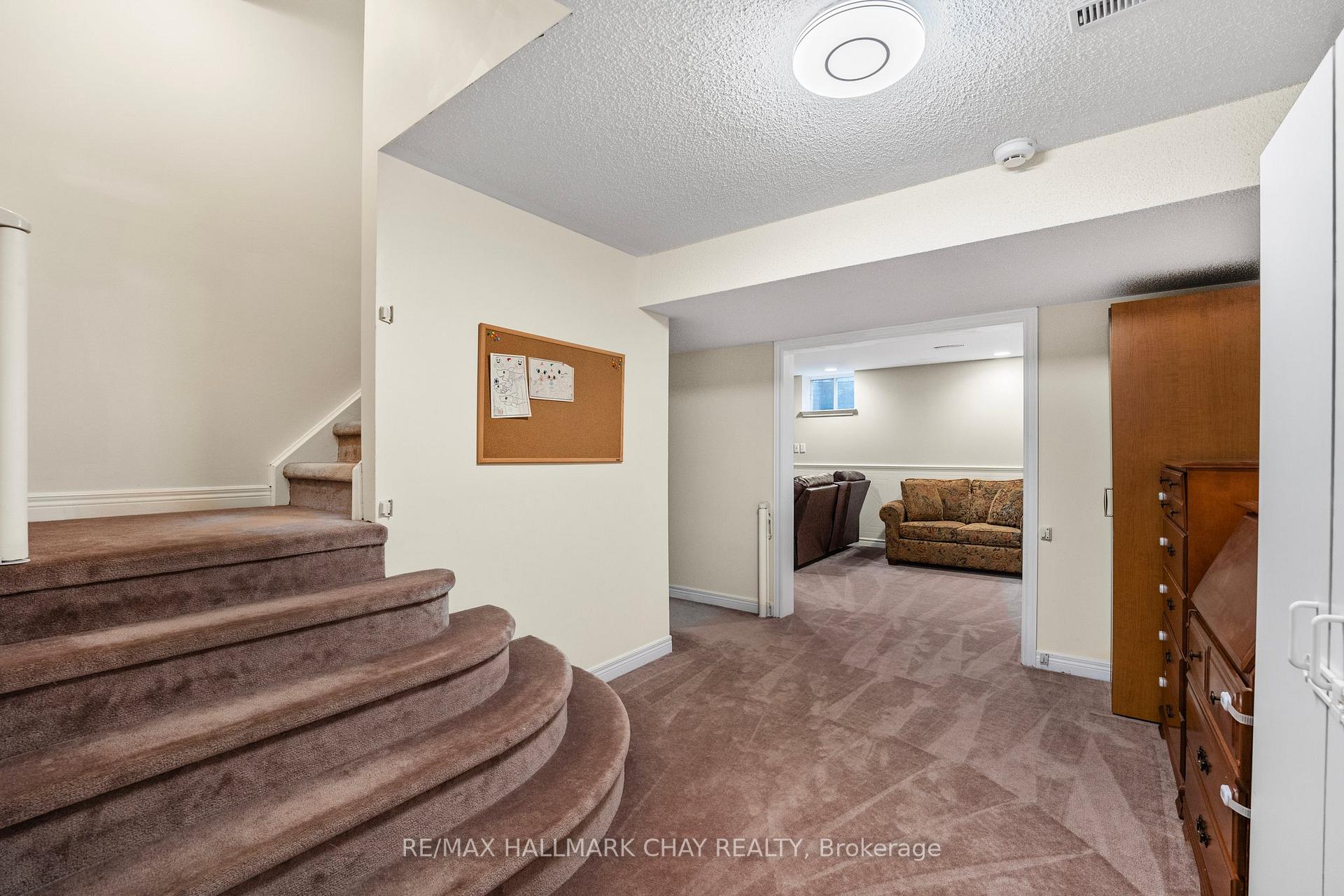 Photo 27 of 22 Thackeray Crescent, Barrie, Letitia Heights — HOMEH