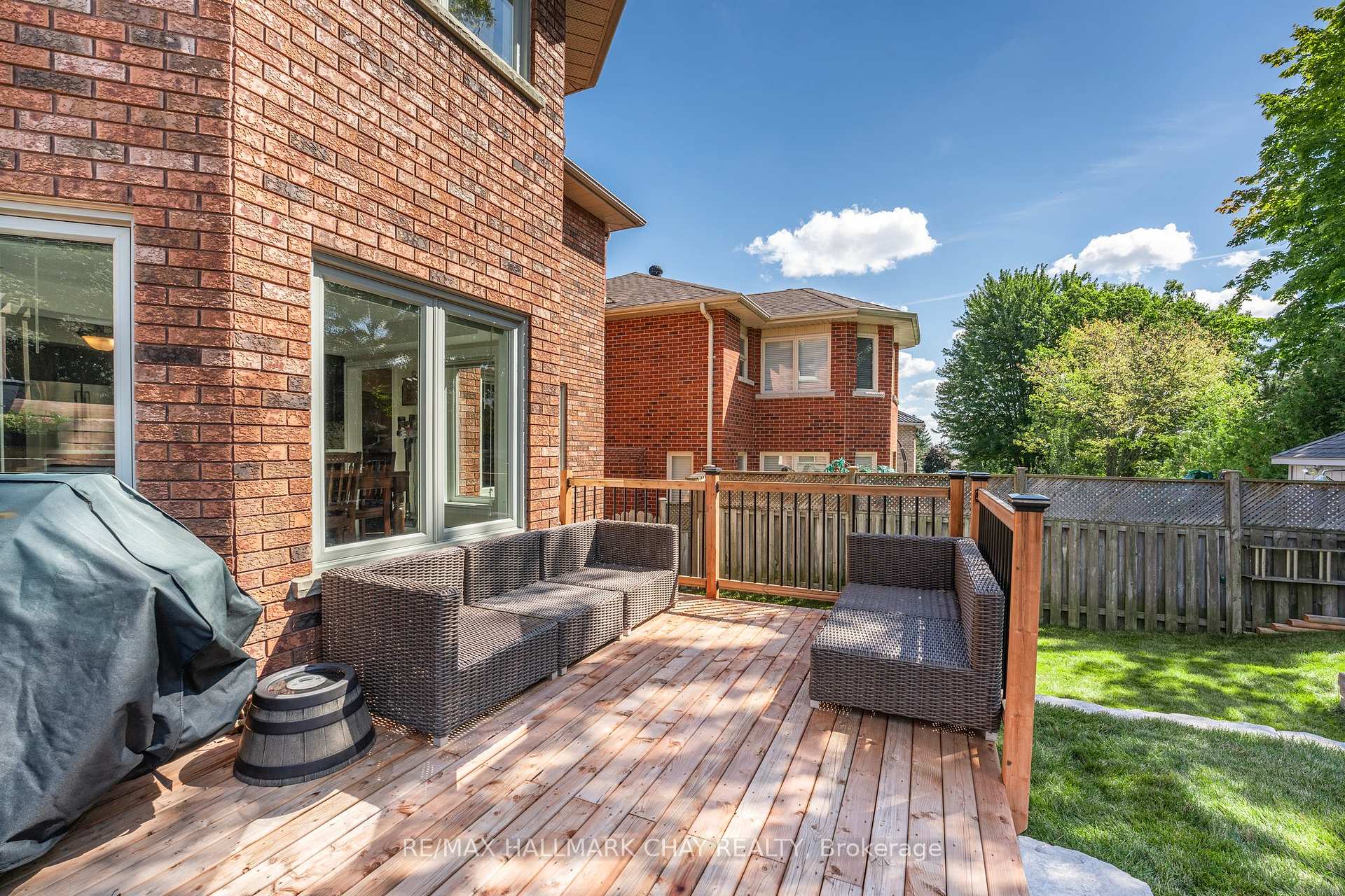 Photo 34 of 22 Thackeray Crescent, Barrie, Letitia Heights — HOMEH