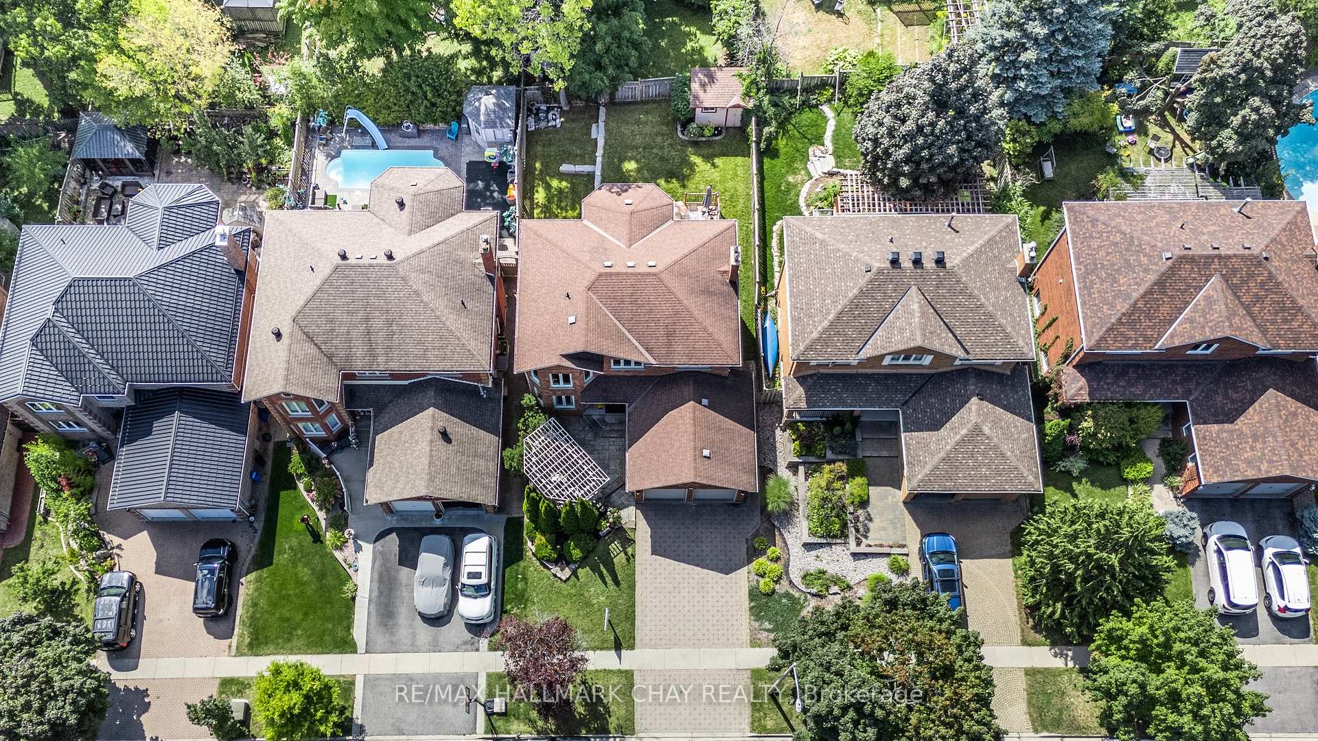 Photo 39 of 22 Thackeray Crescent, Barrie, Letitia Heights — HOMEH
