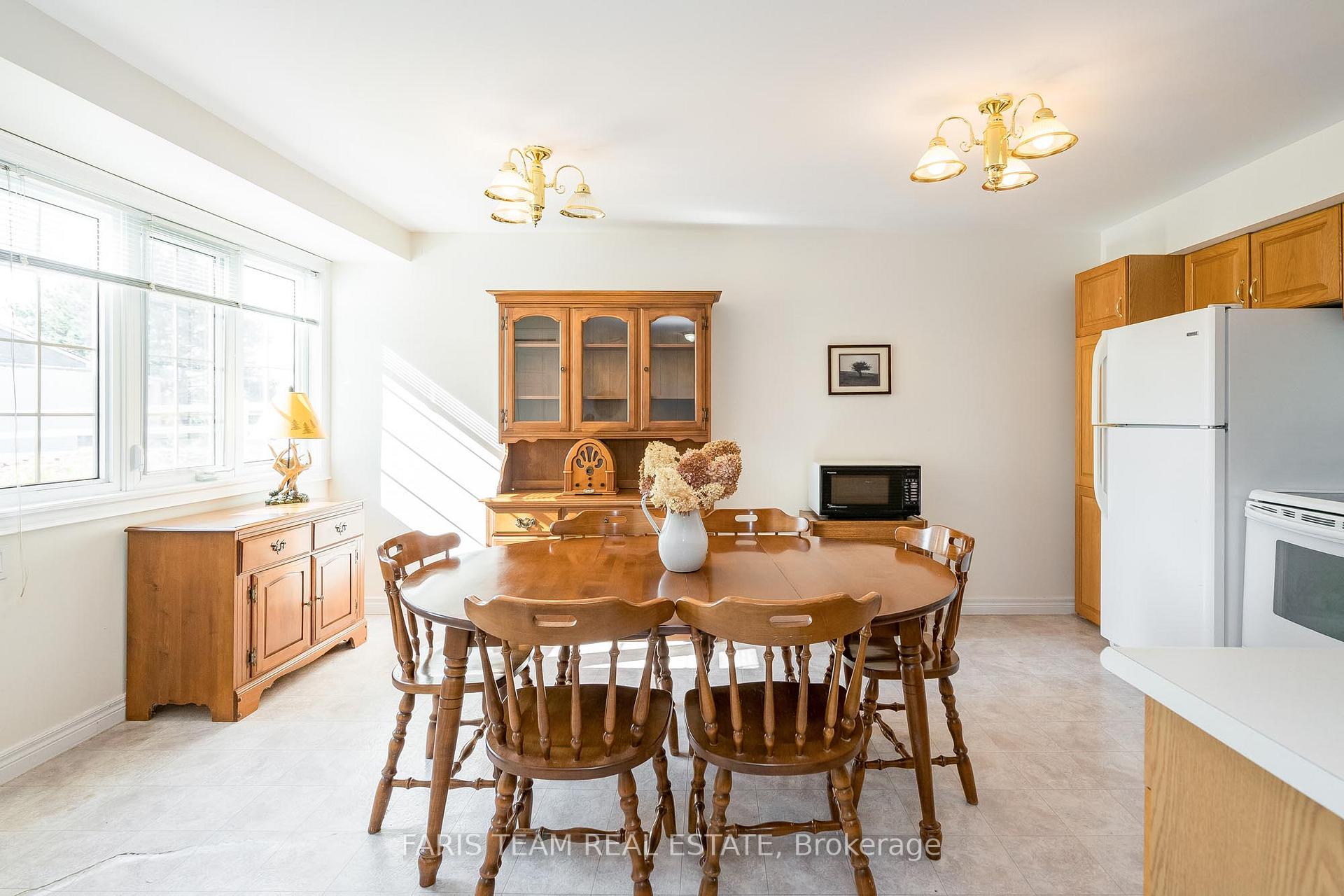 Photo 15 of 1331 Flos Road 3 E, Springwater, Rural Springwater — HOMEH