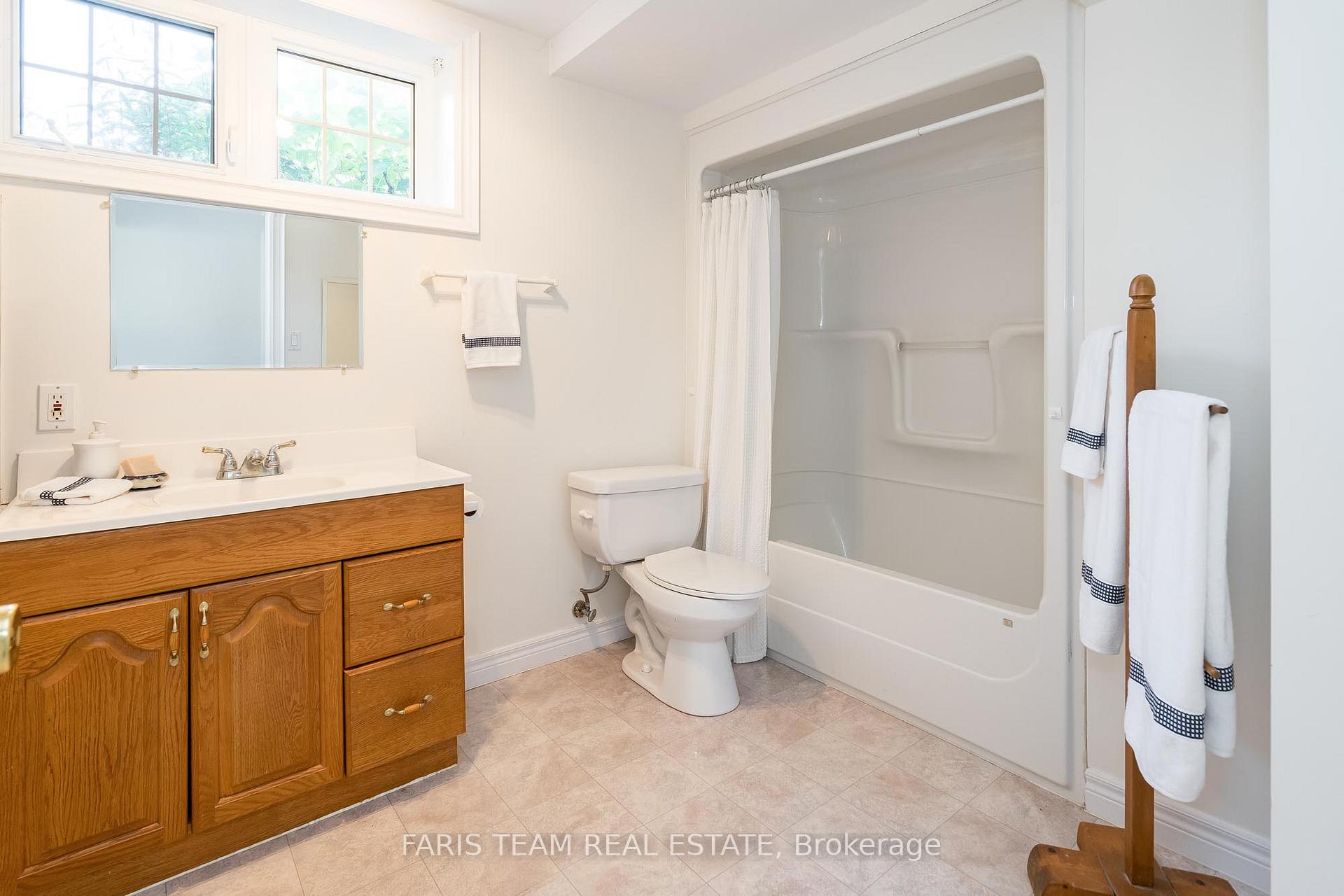 Photo 17 of 1331 Flos Road 3 E, Springwater, Rural Springwater — HOMEH