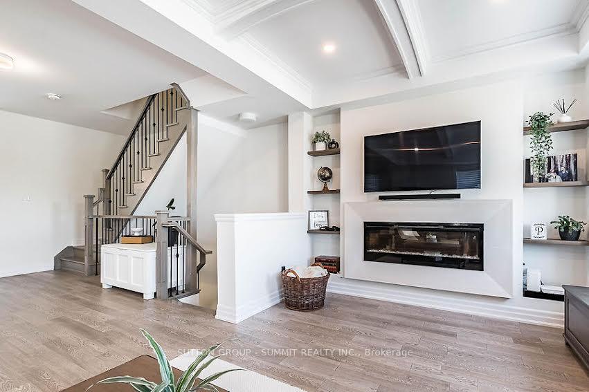 Photo 5 of 2277 Major Mackenzie Drive, Vaughan, Maple — HOMEH