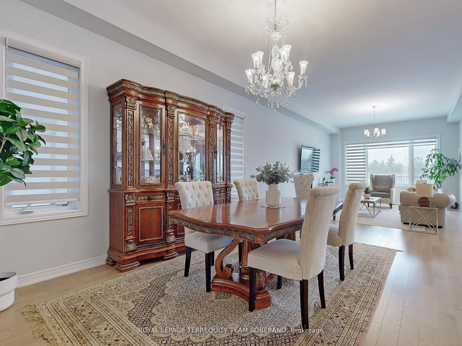 Photo 8 of 80 Pine Hill Crescent, Aurora, Aurora Estates — HOMEH