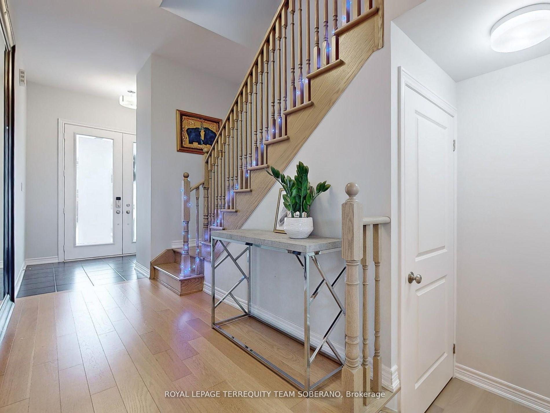 Photo 19 of 80 Pine Hill Crescent, Aurora, Aurora Estates — HOMEH