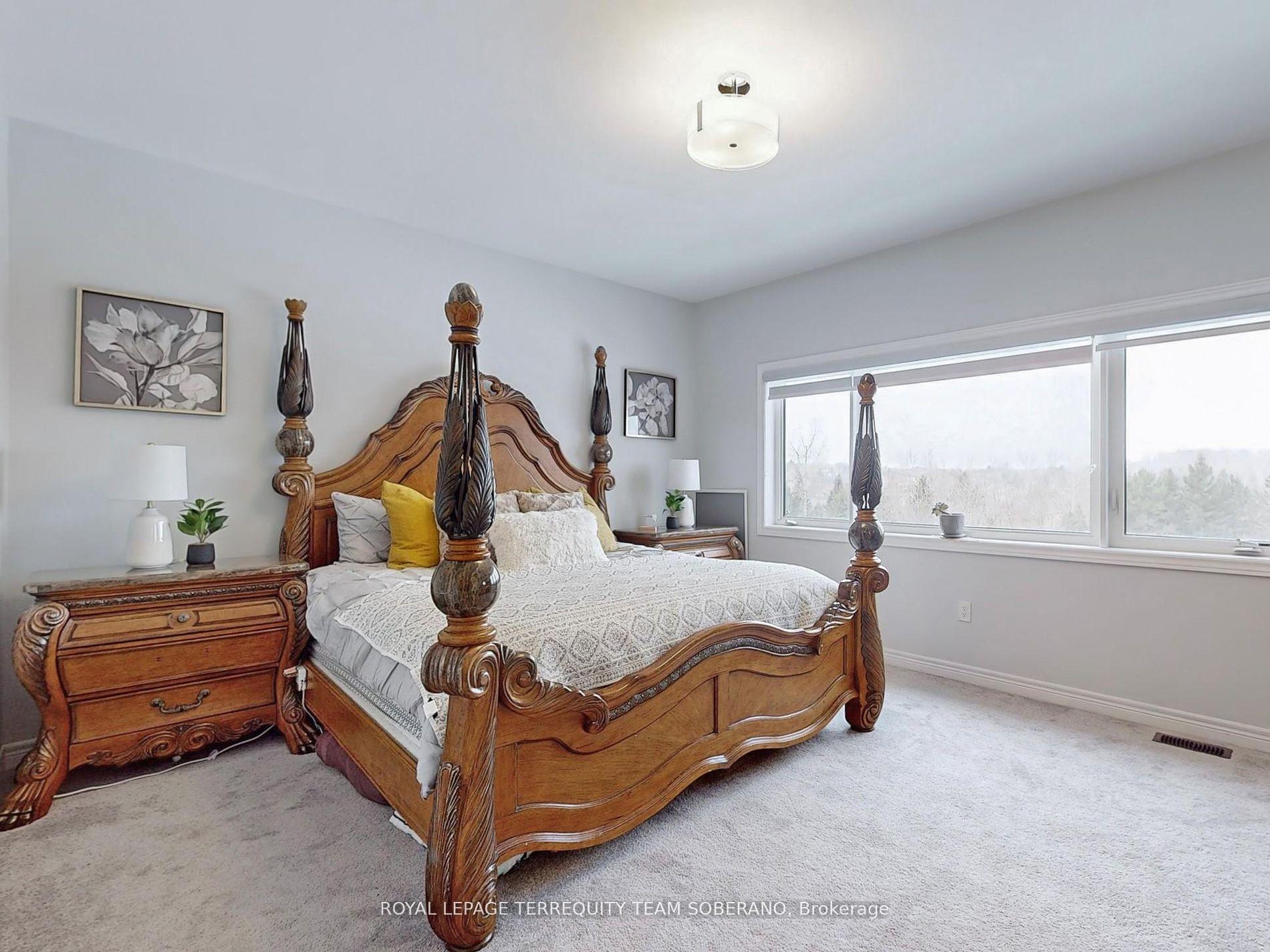 Photo 22 of 80 Pine Hill Crescent, Aurora, Aurora Estates — HOMEH
