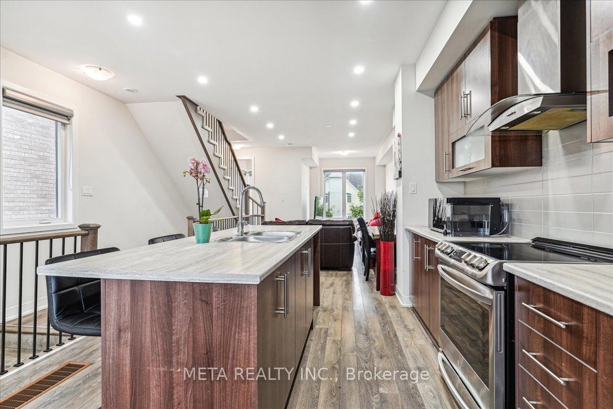 Photo 3 of 33 Donald Fleming Way, Whitby, Pringle Creek — HOMEH