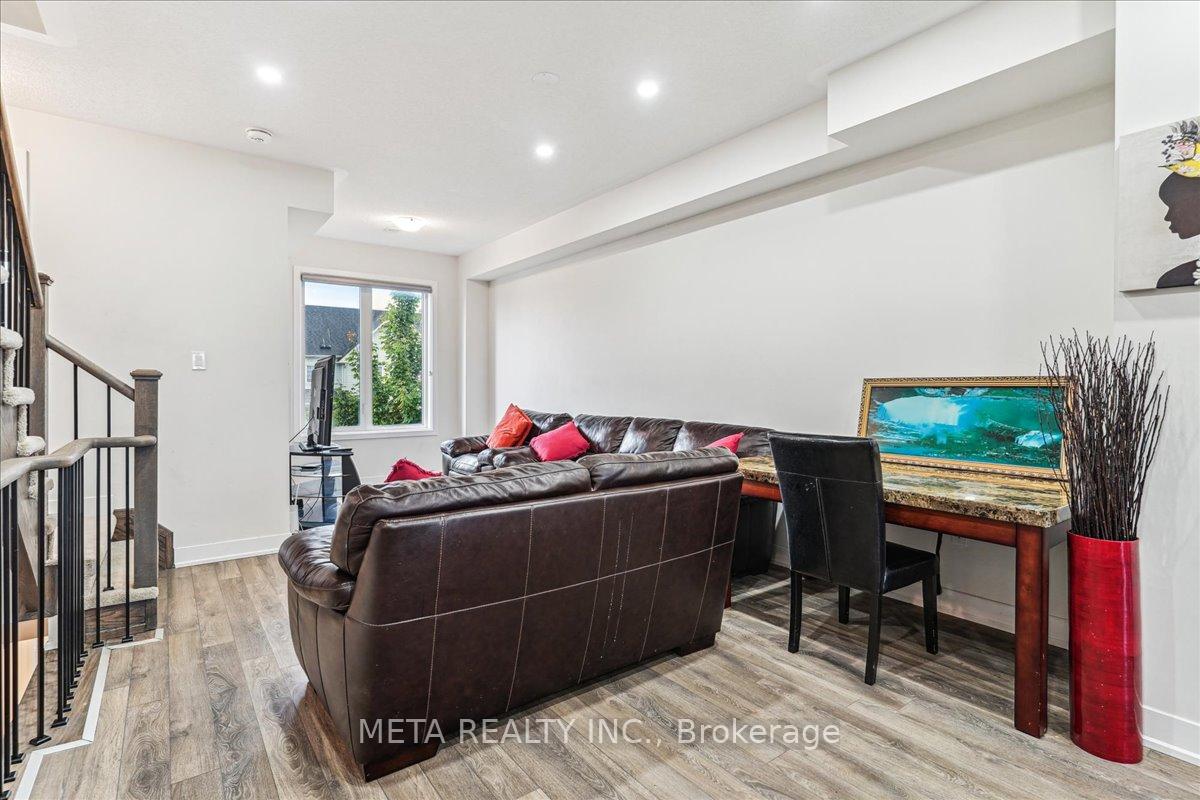 Photo 9 of 33 Donald Fleming Way, Whitby, Pringle Creek — HOMEH