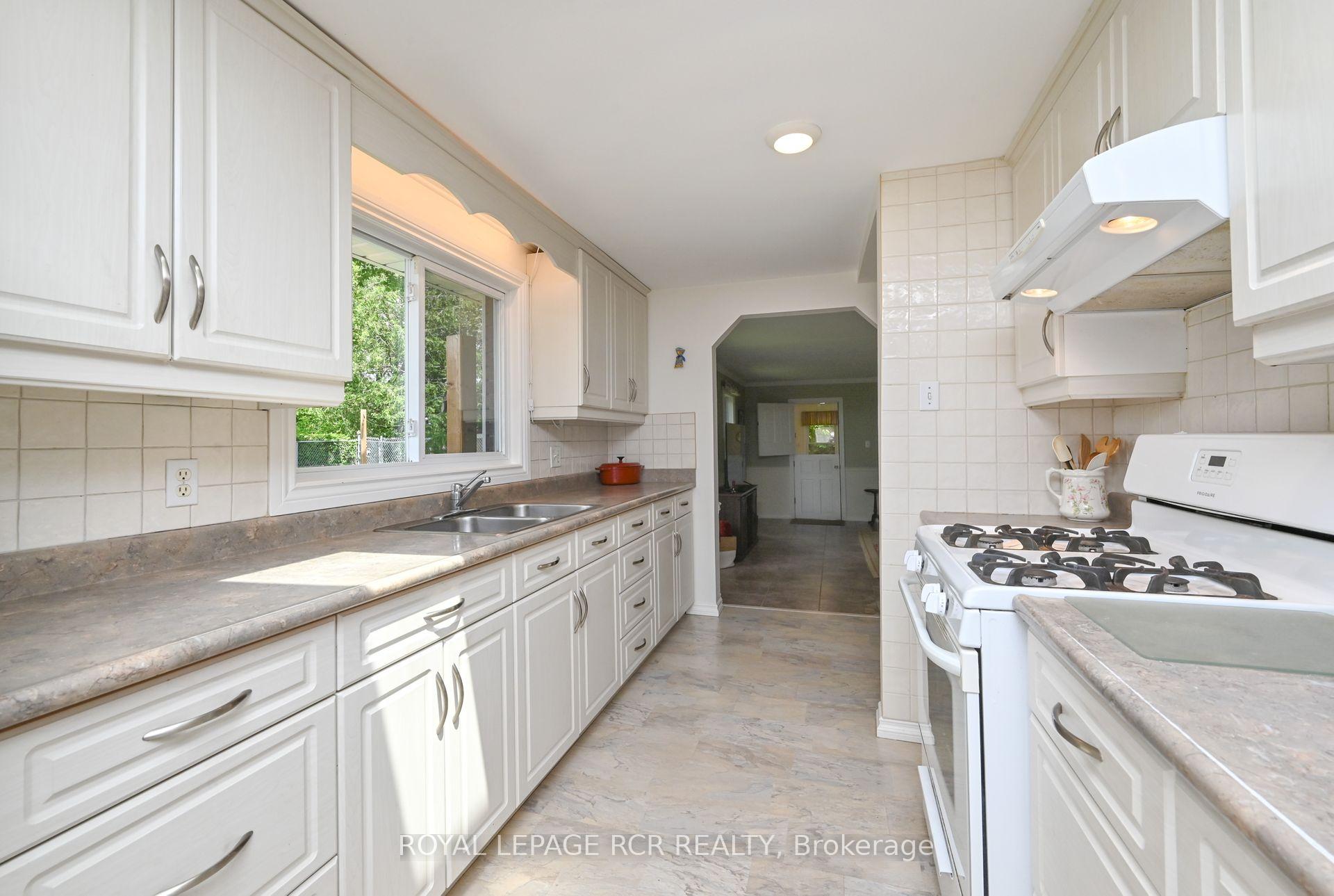 Photo 7 of 6438 9th Line, New Tecumseth, Beeton — HOMEH
