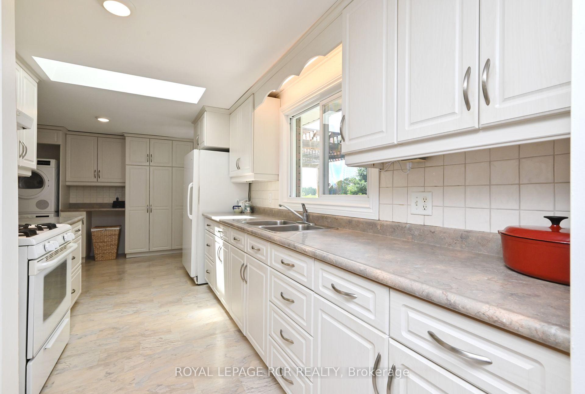 Photo 9 of 6438 9th Line, New Tecumseth, Beeton — HOMEH