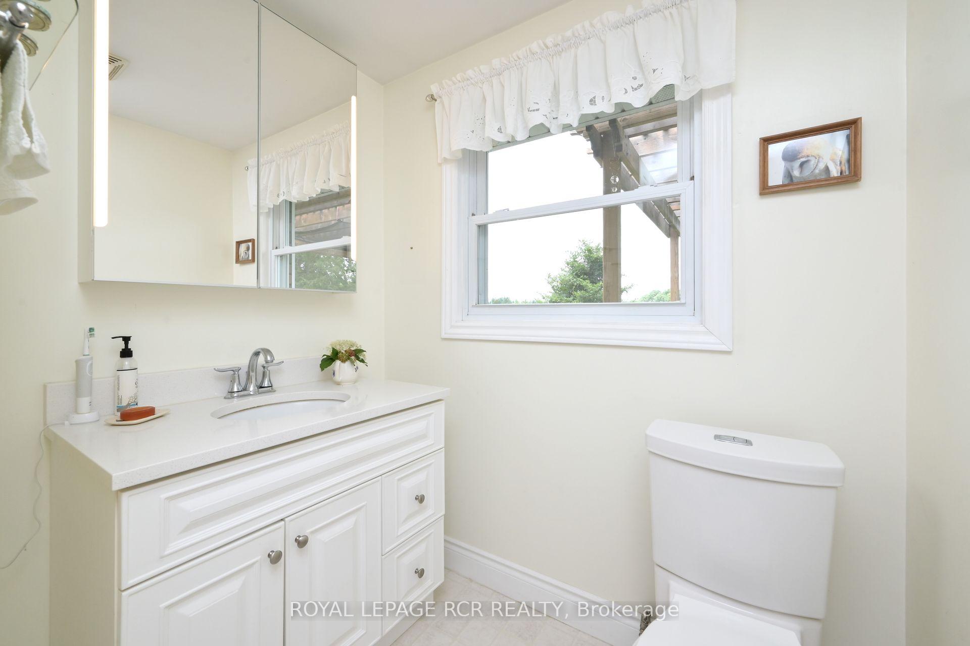 Photo 13 of 6438 9th Line, New Tecumseth, Beeton — HOMEH