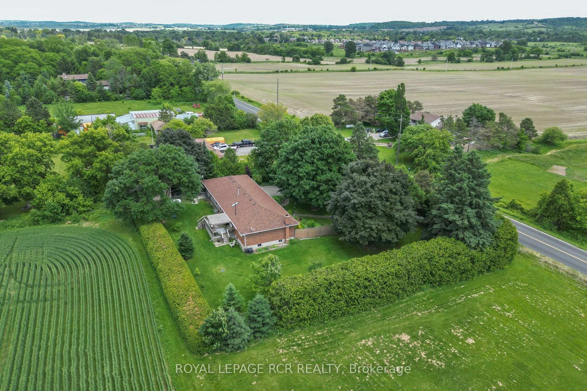 Photo 25 of 6438 9th Line, New Tecumseth, Beeton — HOMEH
