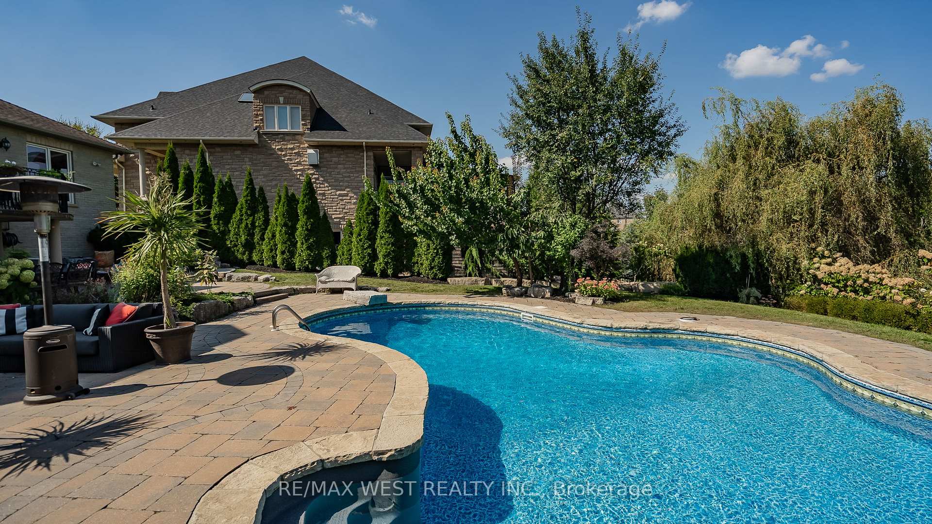 Photo 4 of 309 Treelawn Boulevard, Vaughan, Kleinburg — HOMEH