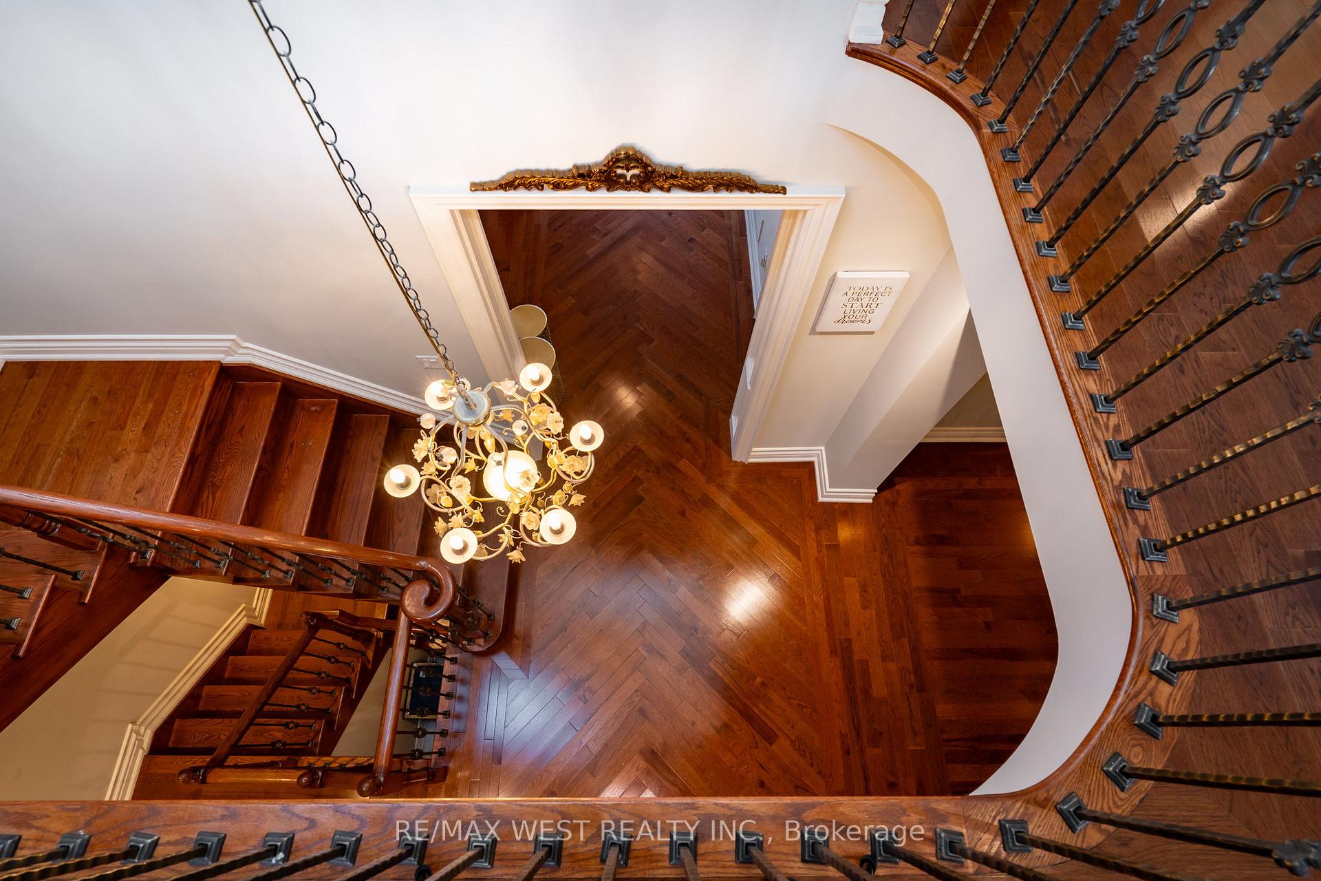 Photo 14 of 309 Treelawn Boulevard, Vaughan, Kleinburg — HOMEH