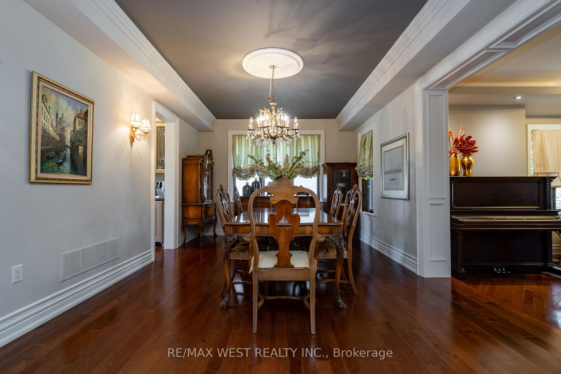 Photo 13 of 309 Treelawn Boulevard, Vaughan, Kleinburg — HOMEH
