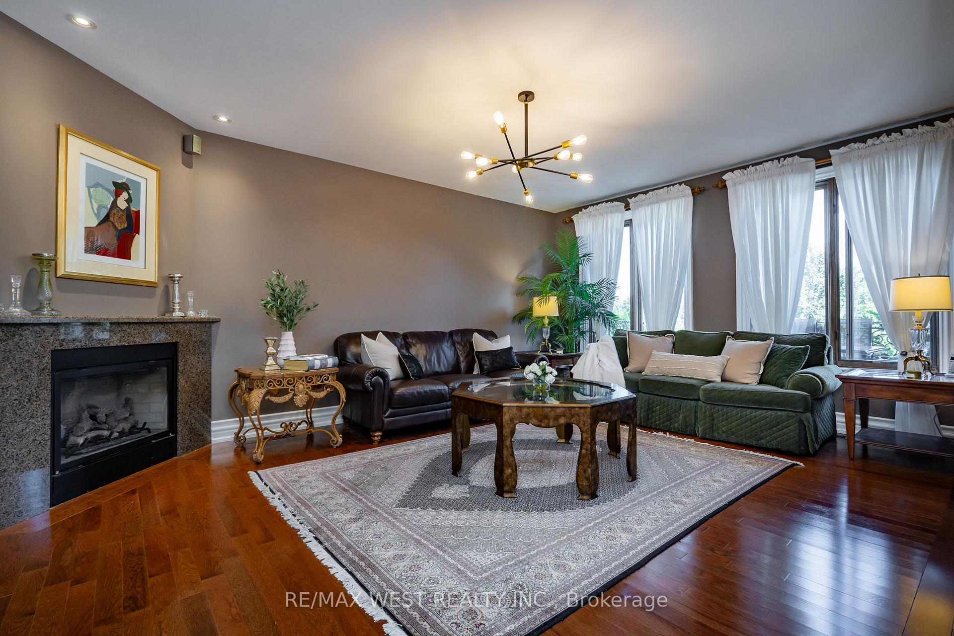 Photo 16 of 309 Treelawn Boulevard, Vaughan, Kleinburg — HOMEH
