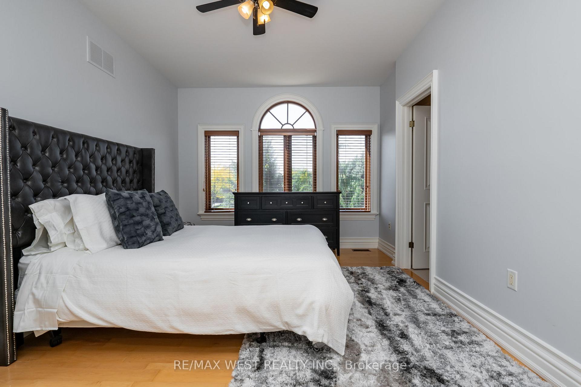 Photo 23 of 309 Treelawn Boulevard, Vaughan, Kleinburg — HOMEH