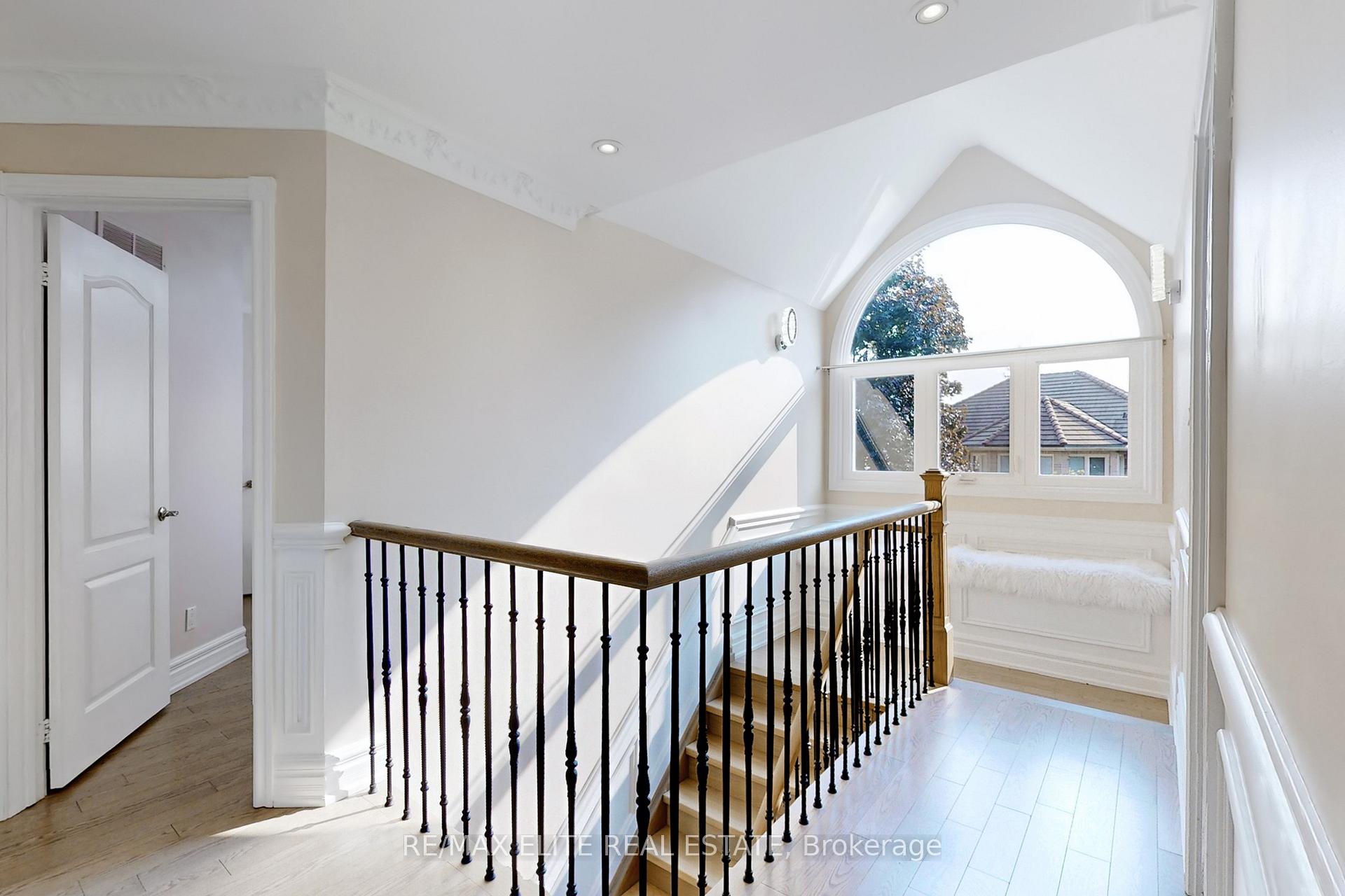 Photo 16 of 30 John Button Boulevard, Markham, Buttonville — HOMEH