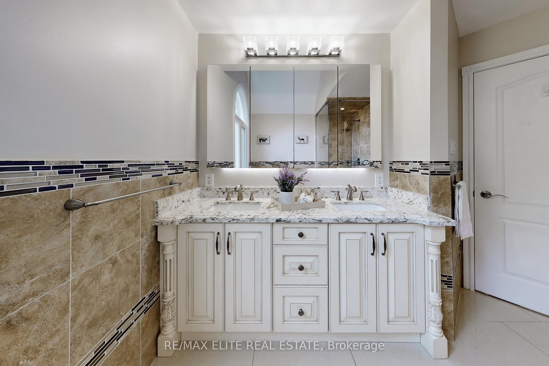 Photo 18 of 30 John Button Boulevard, Markham, Buttonville — HOMEH