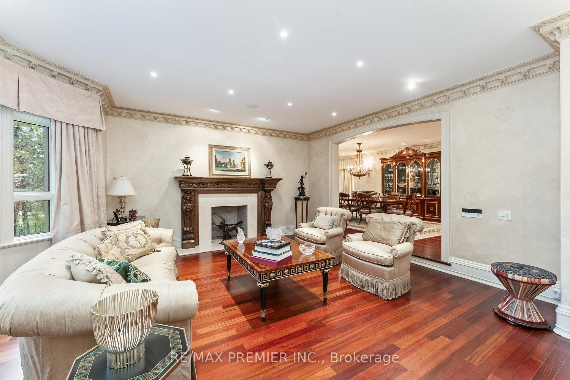 Photo 5 of 320 Balding Boulevard, Vaughan, East Woodbridge — HOMEH